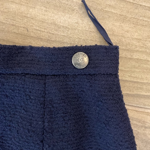 Chanel Tweed Skirt - Picture 3 of 8